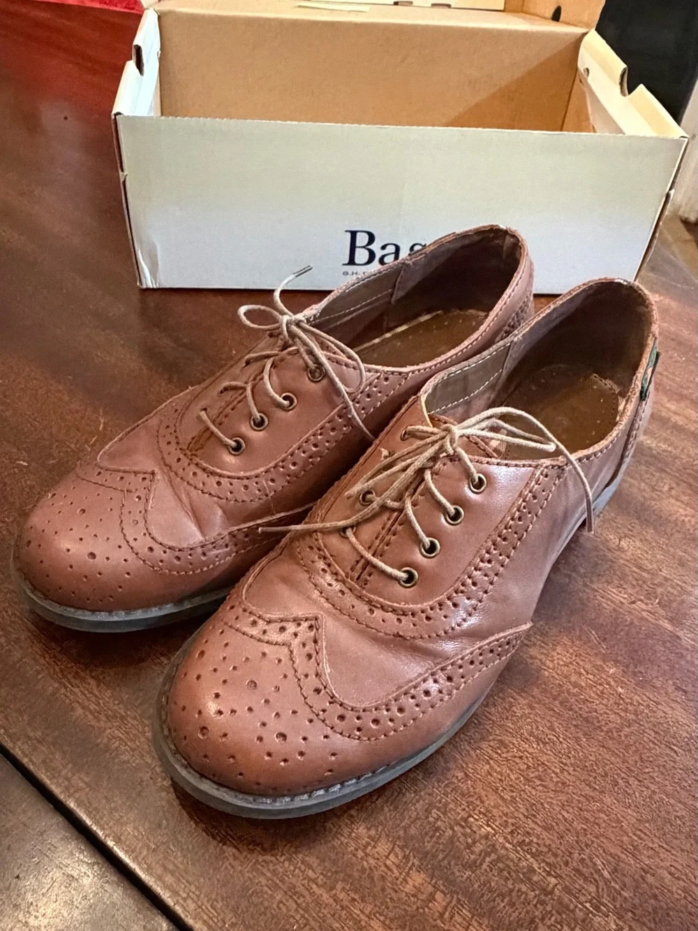 G.H. Bass Leather Wingtip Oxfords Vintage Brown Brogue Lace Up Shoes Women's 8.5